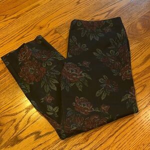 Hartly Woman’s Black Flower Pants
